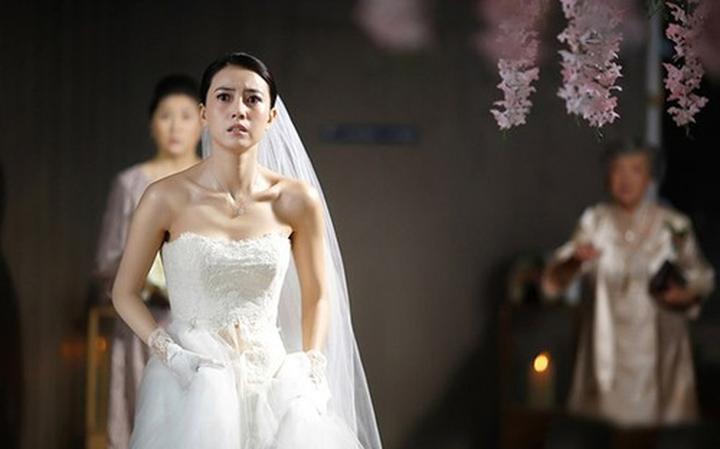 Nội dung: Mùa hè đang đến và với nó, xu hướng mới về áo vai bèo đang ngày càng trở nên